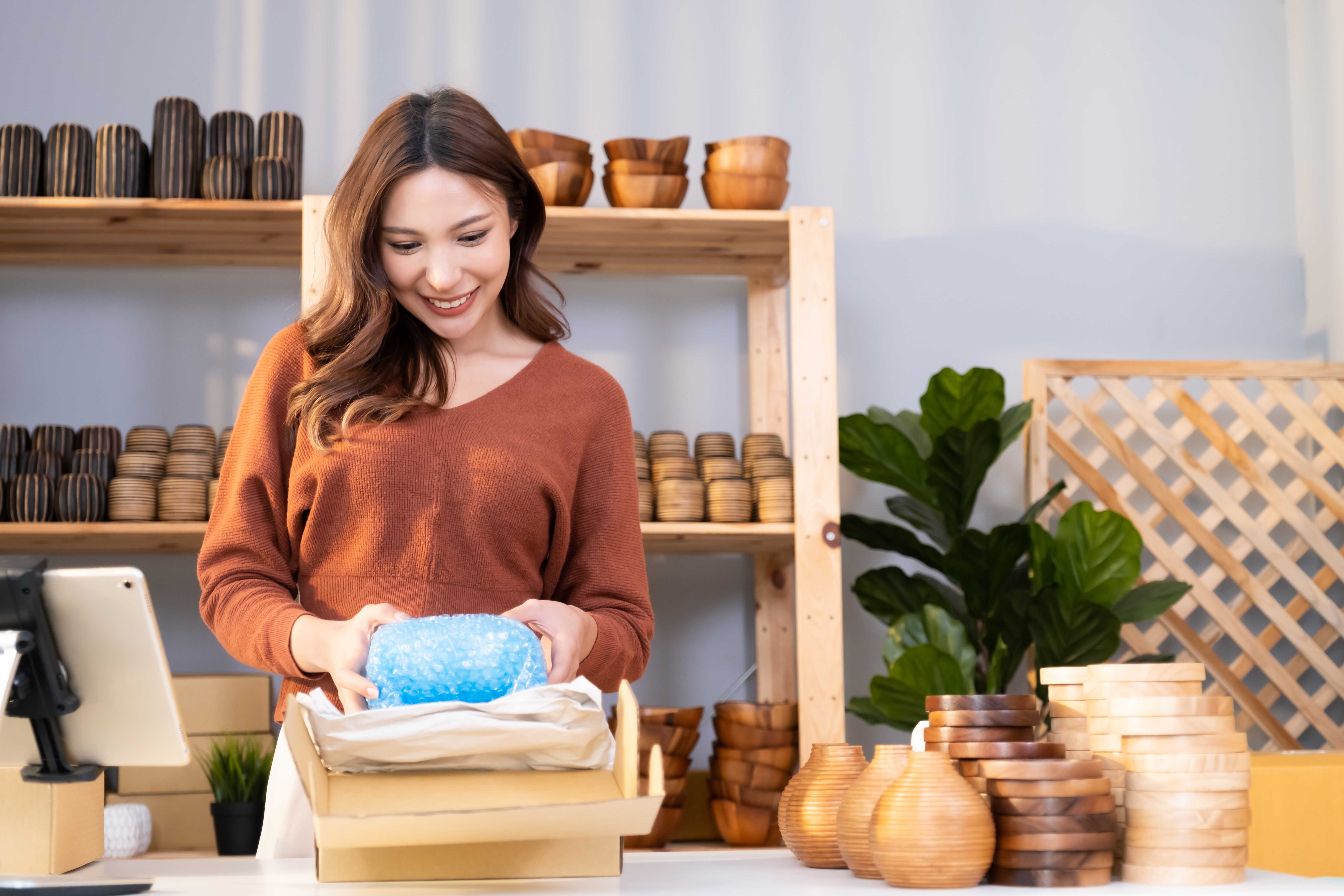 原鄉部落具有獨一無二 的部落工藝，對想要打 造部落品牌的青少年來 說是源源不絕的靈感。