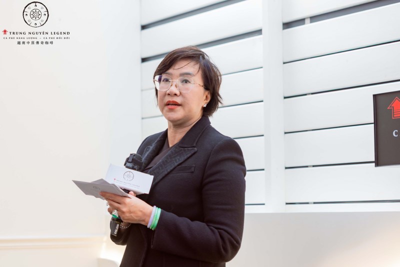 中原傳奇集團副總裁 Huynh Vang Cam Tu