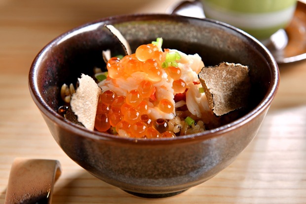 品嚐頂級日本蟹料理的美味 月夜岩蟹懷石TSUKIYOIWA